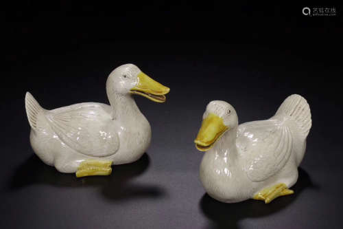 20TH CENTURY, A PAIR OF DUCK DESIGN ORNAMENT, THE REPUBLIC OF CHINA