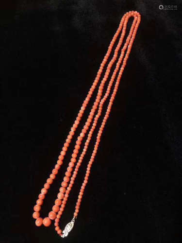 A NATURAL CORAL NECKLECE