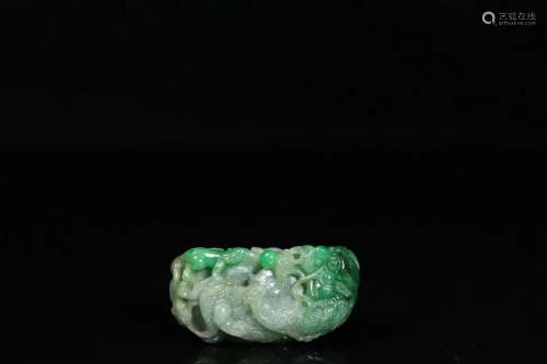 19TH CENTURY, A CHI DRAGON PATTERN JADEITE PENDANT, LATE QING DYNASTY