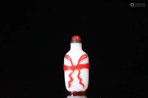 19TH CENTURY, AN OLD GLASS SNUFF BOTTLE, LATE QING DYNASTY