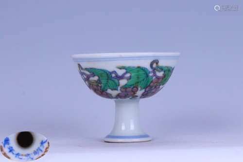 A FLORAL PATTERN LOTTERY CUP