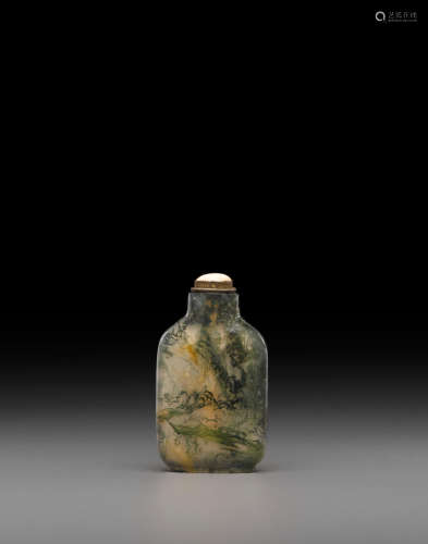 Late 18th/19th century A moss agate snuff bottle