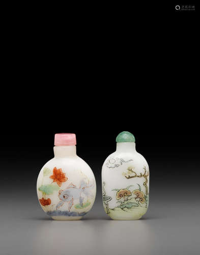 Guyue Xuan marks Two enameled white glass snuff bottle