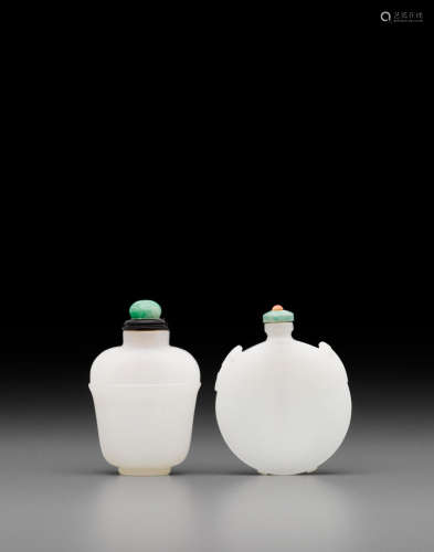 19th/20th century Two carved white jade snuff bottles