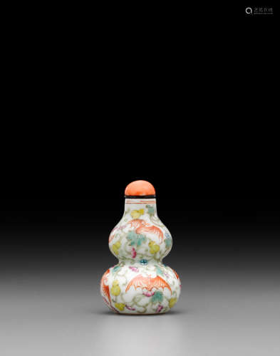 Imperial, Daoguang mark and of the period, 1821-1850 An iron-red painted and famille rose enameled 'double-gourd' porcelain snuff bottle