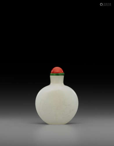 18th/19th century A fine white jade snuff bottle with diamond-point engraved decoration