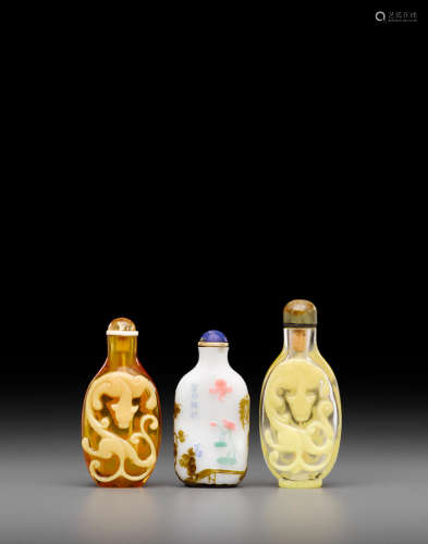 19th century Three overlay decorated glass snuff bottles