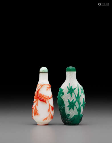 19th century Two overlay decorated glass snuff bottles