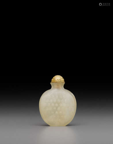18th/19th century An agate 'longevity' snuff bottle