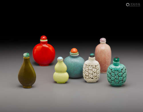19th century Seven porcelain snuff bottles