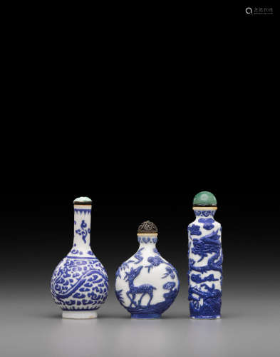 Late Qianlong/Jiaqing, 1790-1820 Three molded and blue enameled porcelain snuff bottles