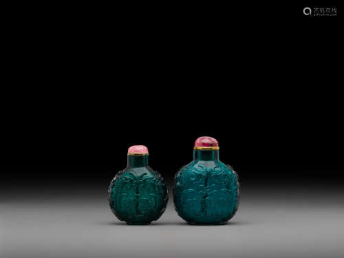 18th/19th century Two carved green glass snuff bottles