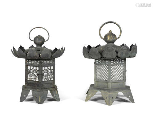 Edo period Two bronze temple lanterns (tsuridoro)