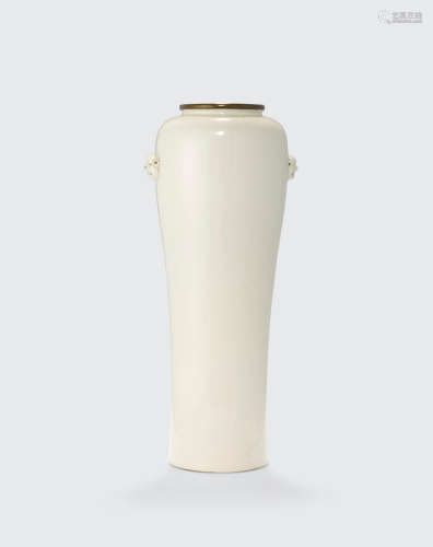 18th century A Dehua vase