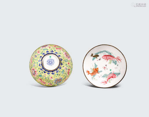 Qianlong/Jiaqing A pair of canton enamel bowls with fish and floral decoration