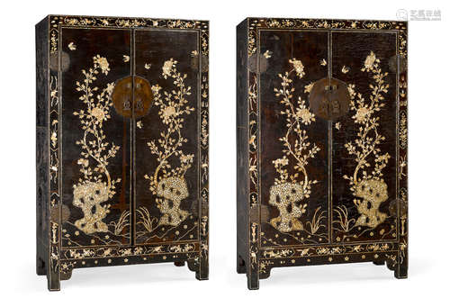 17th/18th century A pair of black lacquered wood cabinets with mother-of-pearl inlay