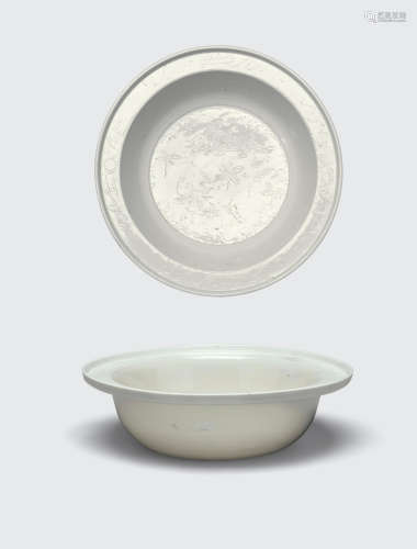 19th century Two glazed porcelain basins