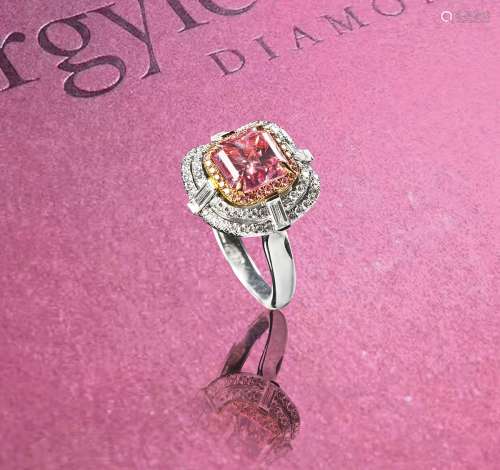 3克拉彩棕粉钻（Fancy Brown Pink）配钻石“阿盖尔”戒指