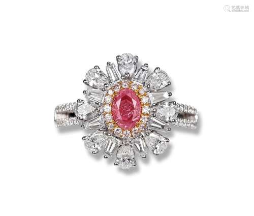 0.44克拉椭圆形切割浓彩紫粉钻（Fancy Intense Purplish Pink）配钻石戒指