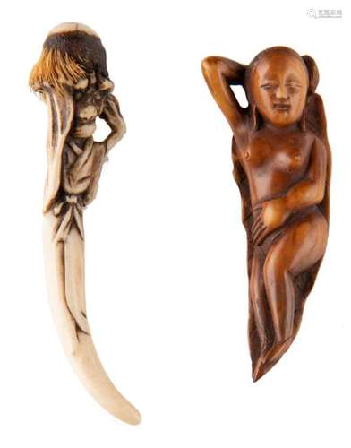 One Edo period sashi netsuke, antler bone, depicting a