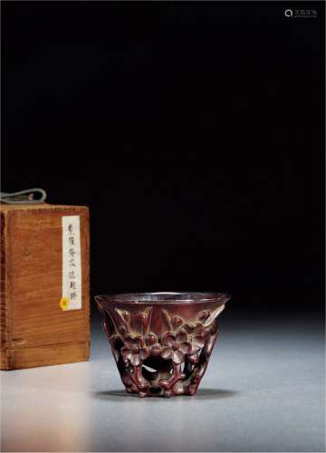 清 紫檀镂雕梅花杯