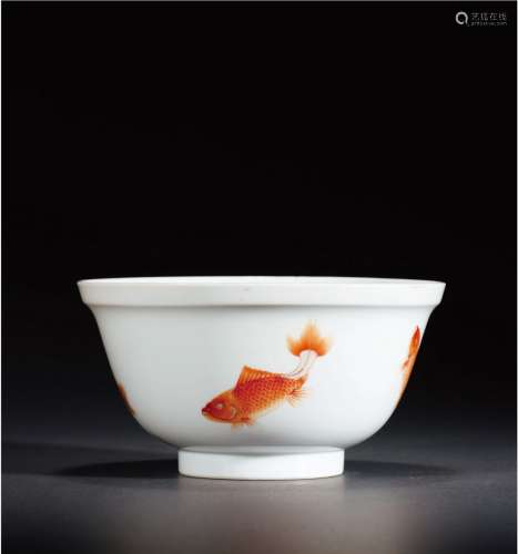 清康熙 矾红鱼纹碗