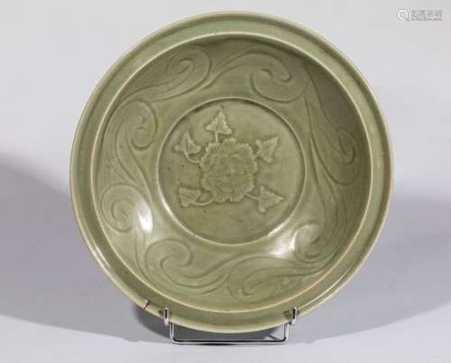 Plat du Longquan en épaisse porcelaine décorée en ...