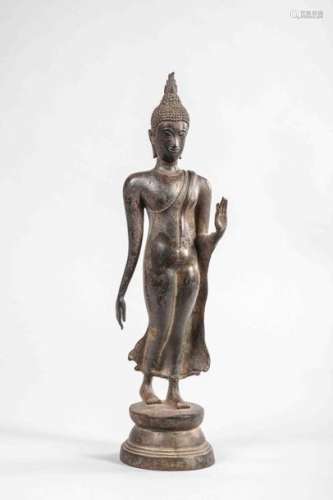 Buddha Marchand une main en Abaya mudra . Bronze ....