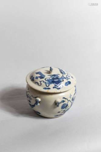 Pot couvert en porcelaine blanche décoré en bleu c...