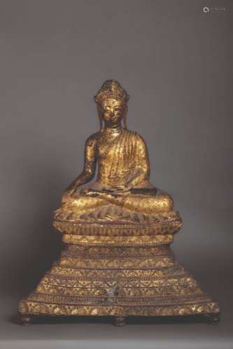 Buddha Maravijaya assis sur une base lotiforme sup...