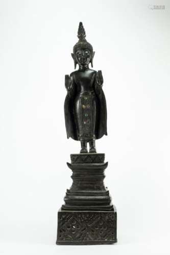 Laos, XVIIIe siècle. Figure de Bouddha Sâkyamuni ...