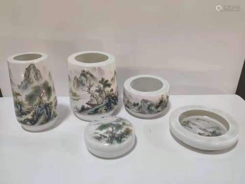 A SET OF FAMILLE ROSE BRUSH POT AND WASHER