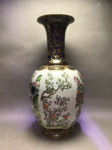 A GIL-DECORATED FAMILLE ROSE VASE, QIANLONG MARK
