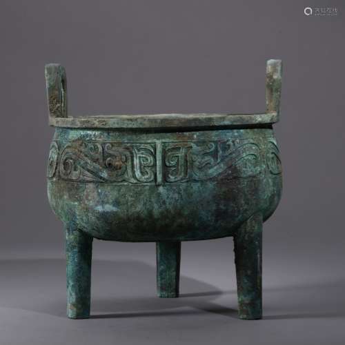 A CHINESE ARCHAICTIC BRONZE VESSEL, 'DING'