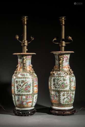 Deux vases balustres