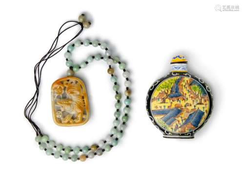 JADE NECKLACE AND SNUFF BOTTLE