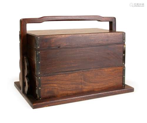 CHINESE STACKED WOOD TRAVEL BOX