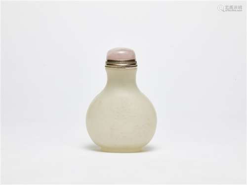 FINE REPUBLIC PERIOD WHITE AGATE SNUFF BOTTLE