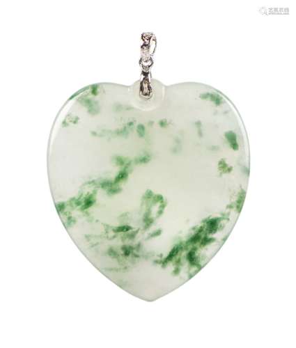 NATURAL CARVED HEART SHAPE JADEITE PENDANT