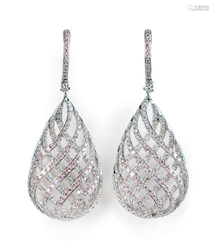 A DELICATE ART DECO STYLE DIAMOND EARRINGS