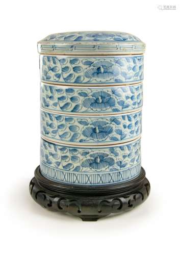 CHINESE BLUE AND WHITE MULTI-LAYER BOX WITH COVER