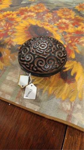 CHINESE DARK COLORED ROUND LACQUER BOX