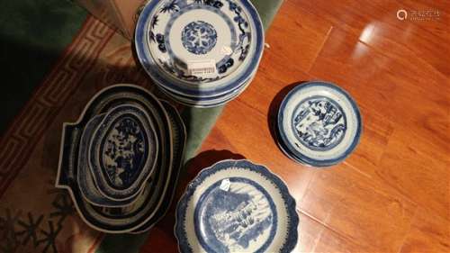 LARGE GROUP OF CHINESE PORCELAIN PLATES