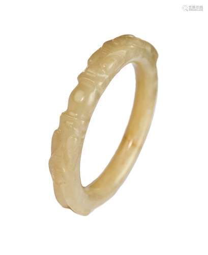 A FINE JADE CARVED DRAGONS BANGLE