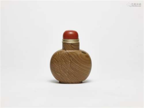 FINE STONE CARVED SNUFF BOTTLE