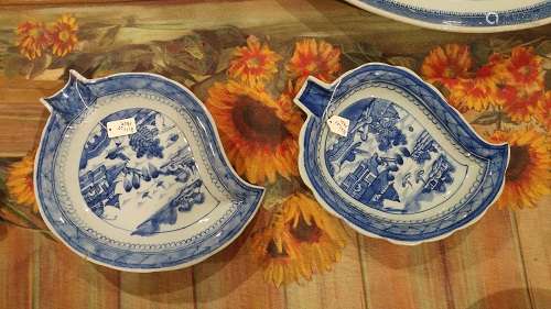 PAIR OF BLUE AND WHITE LEAF SHAPE DISHES