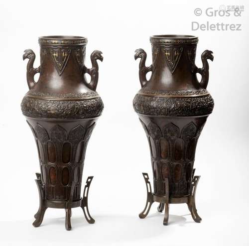 Japon, période Meiji Paire de grands vases de form...