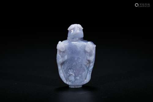 Chinese carved agate snuff bottle. Early 20th Century