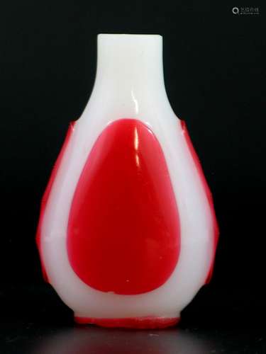 Chinese Peking Glass Snuff Bottle