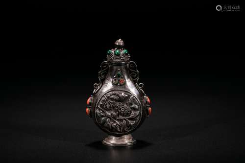 Chinese silver snuff bottle.